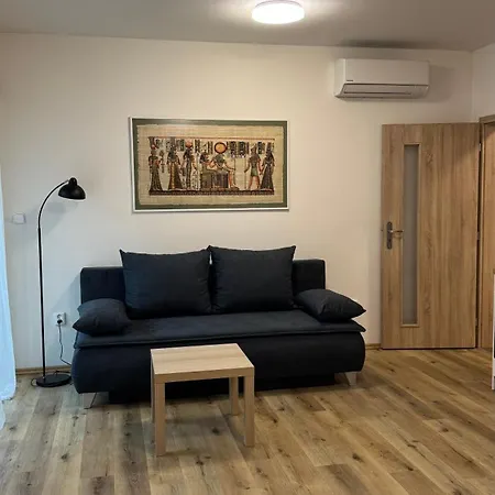 Urban Oasis Apartment *